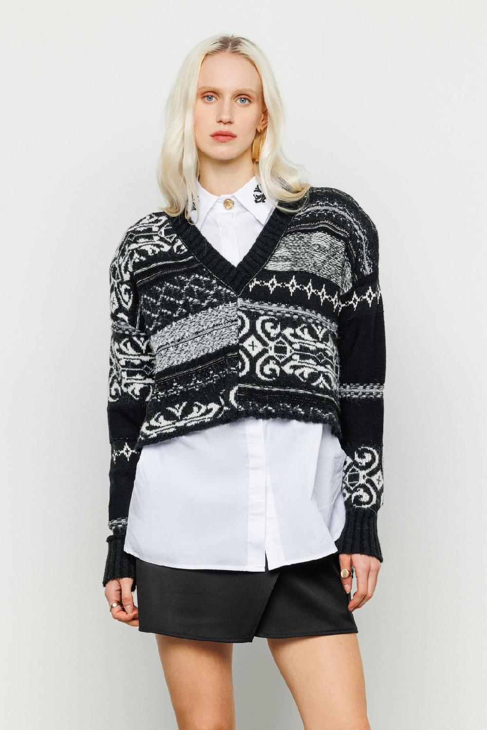 Akep PULLOVER CROP AKEP ASIMMETRICO CON SCOLLO A V Sconto