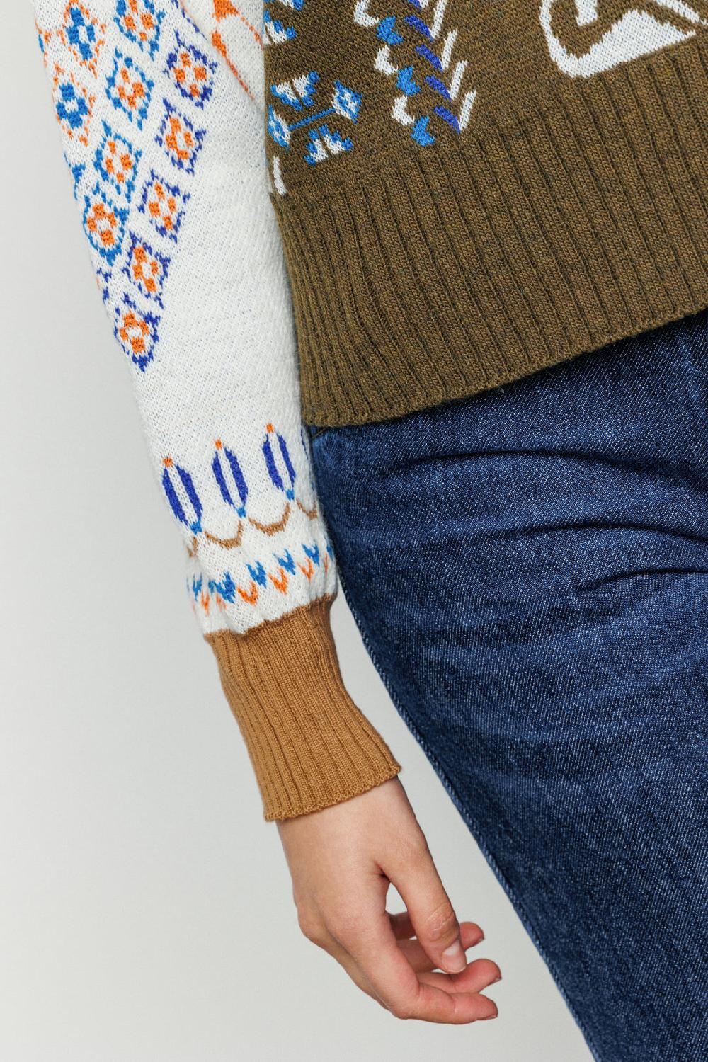 Akep MAGLIA AKEP SCOLLATURA A V TESSUTO JACQUARD E PIQUET Saldi Di Fabbrica