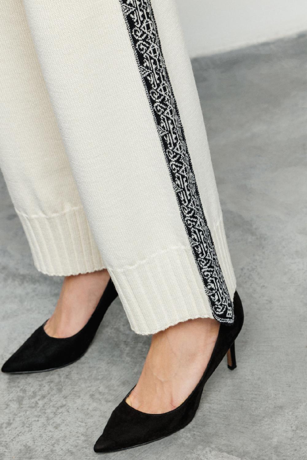 Akep PANTALONE AKEP CON BANDA JACQUARD LATERALE Acquista Ora