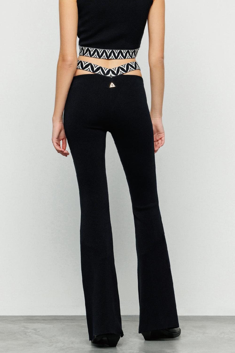 Akep PANTALONE FLARE AKEP CON DETTAGLIO JACQUARD LOGO ALLOVER Sconto