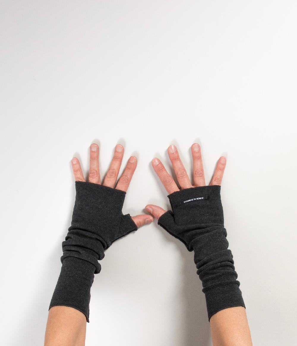 Album Di Famiglia art. 22W9319 LONG FINGERLESS GLOVES JP Novità