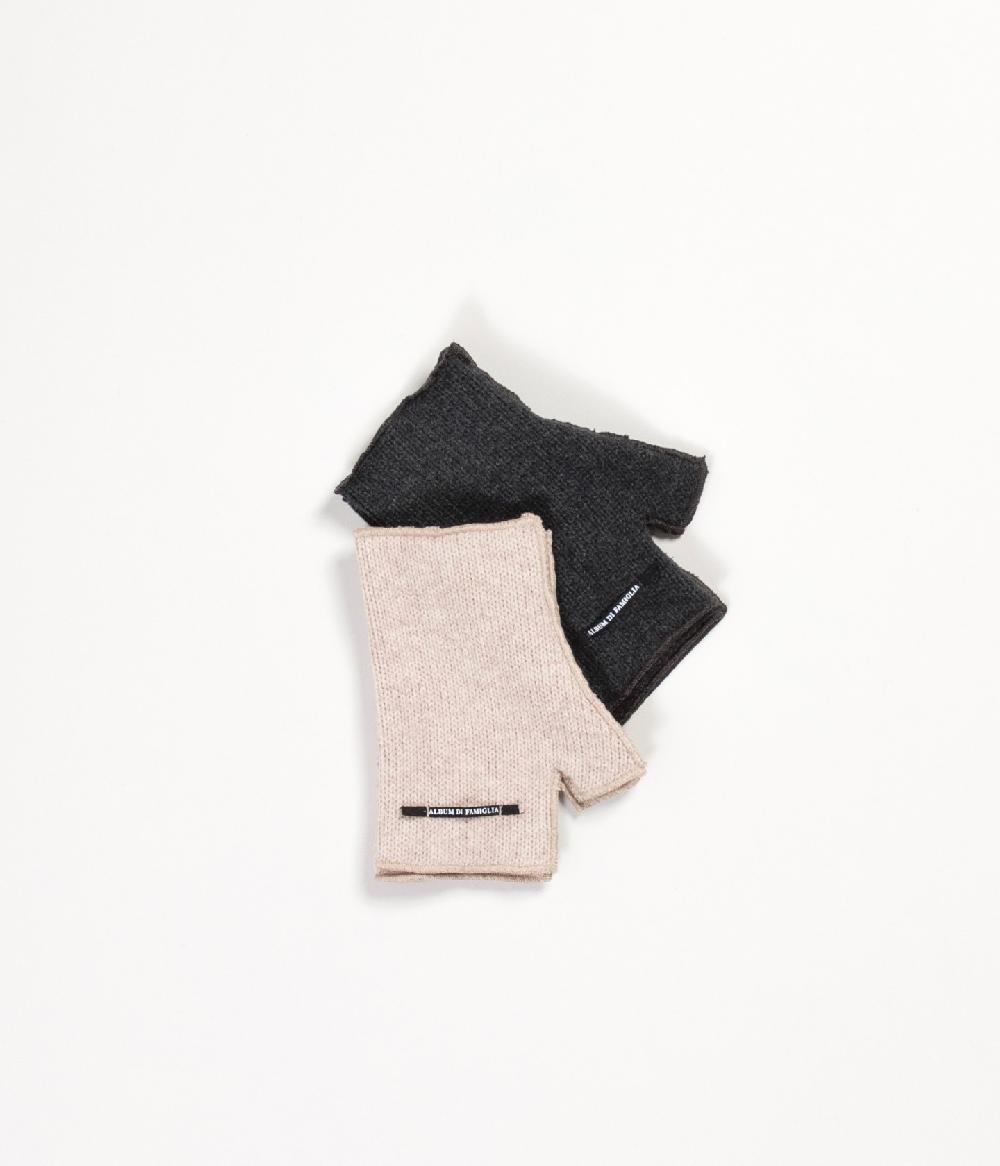 Album Di Famiglia art. 22W9328 SHORT FINGERLESS GLOVES ST Offerta